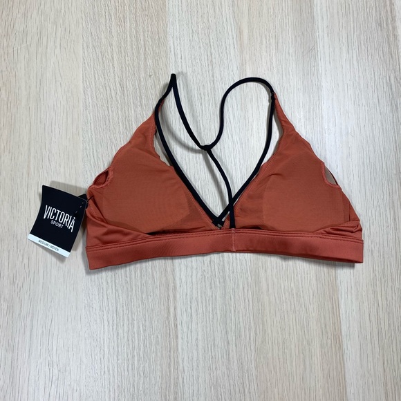 NWT Victoria Secret Sports Bra - Picture 2 of 2